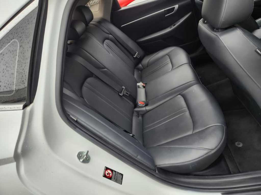 HYUNDAI Sonata - Vista 8