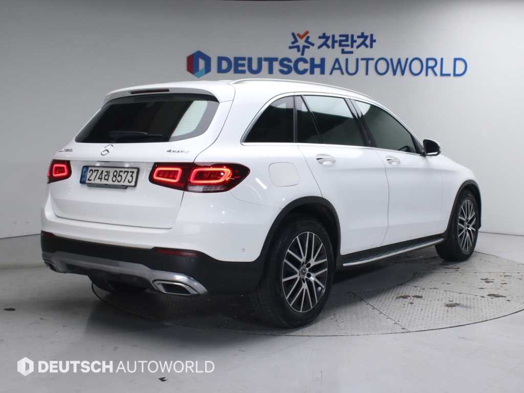 Mercedes Benz GLC Class - Vista 4