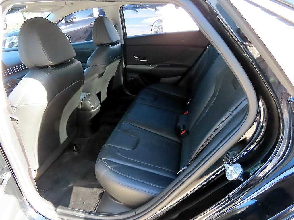 HYUNDAI Avante - Vista 6