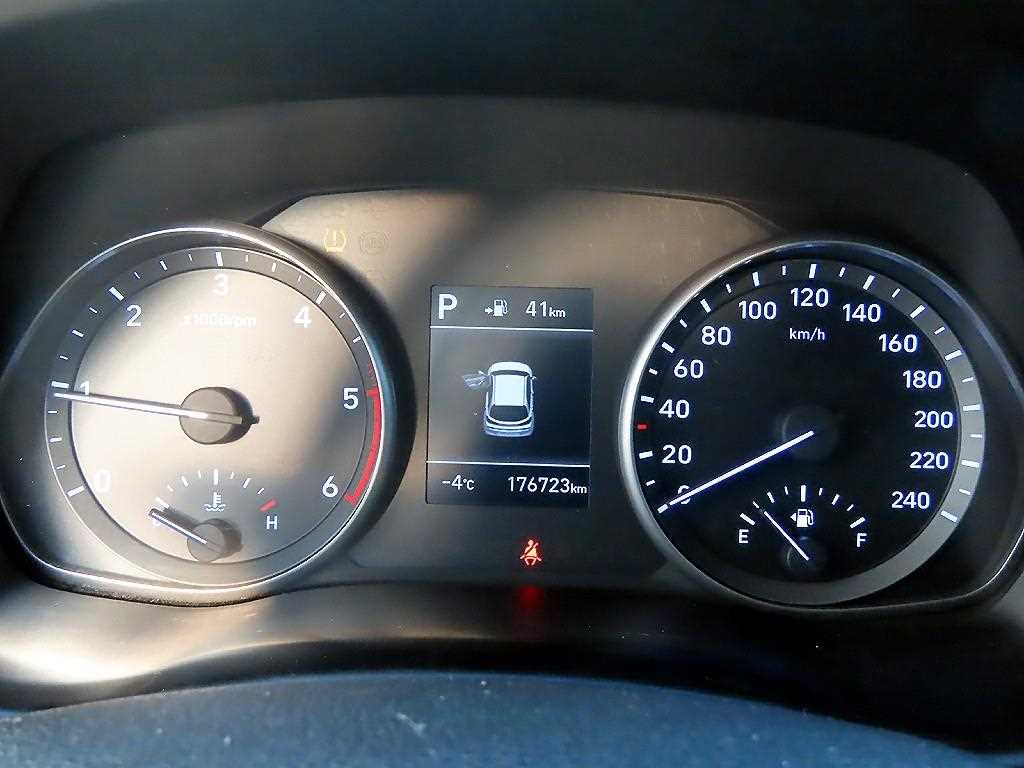 HYUNDAI i30 - Vista 9