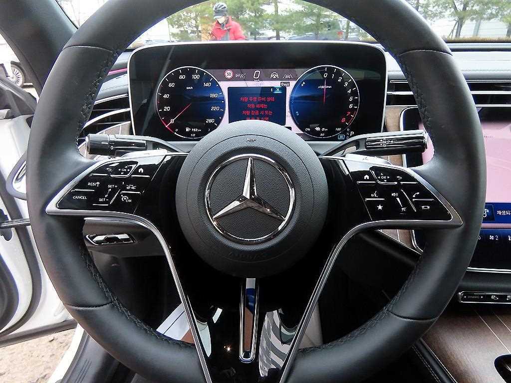 Mercedes Benz E class - Vista 8