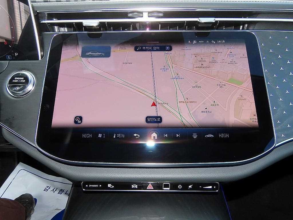 Mercedes Benz E class - Vista 12