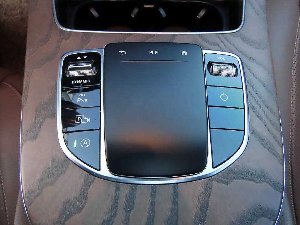 Mercedes Benz E class - Vista 12