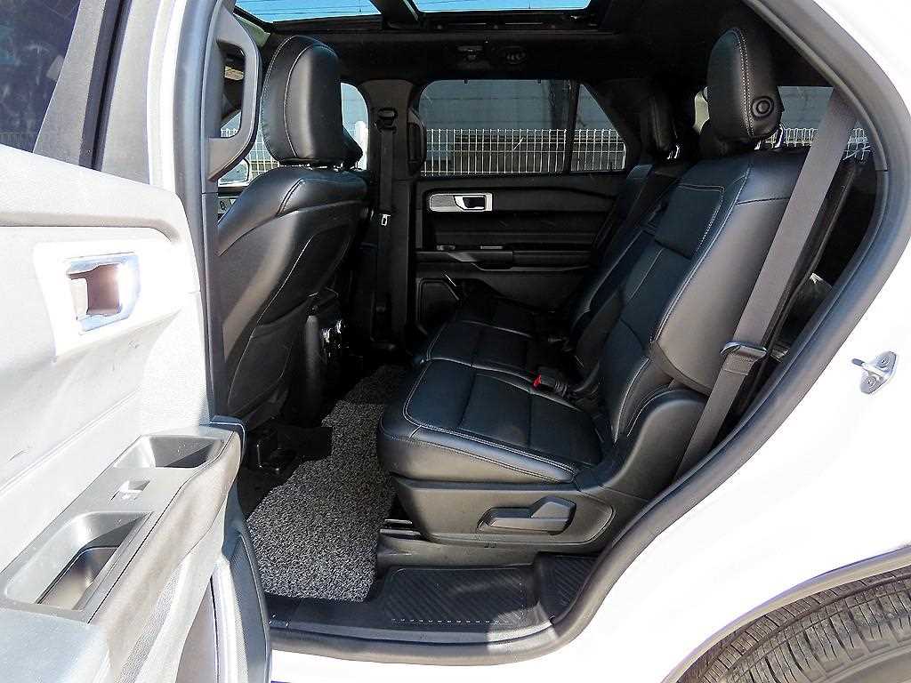 Ford Explorer - Vista 6