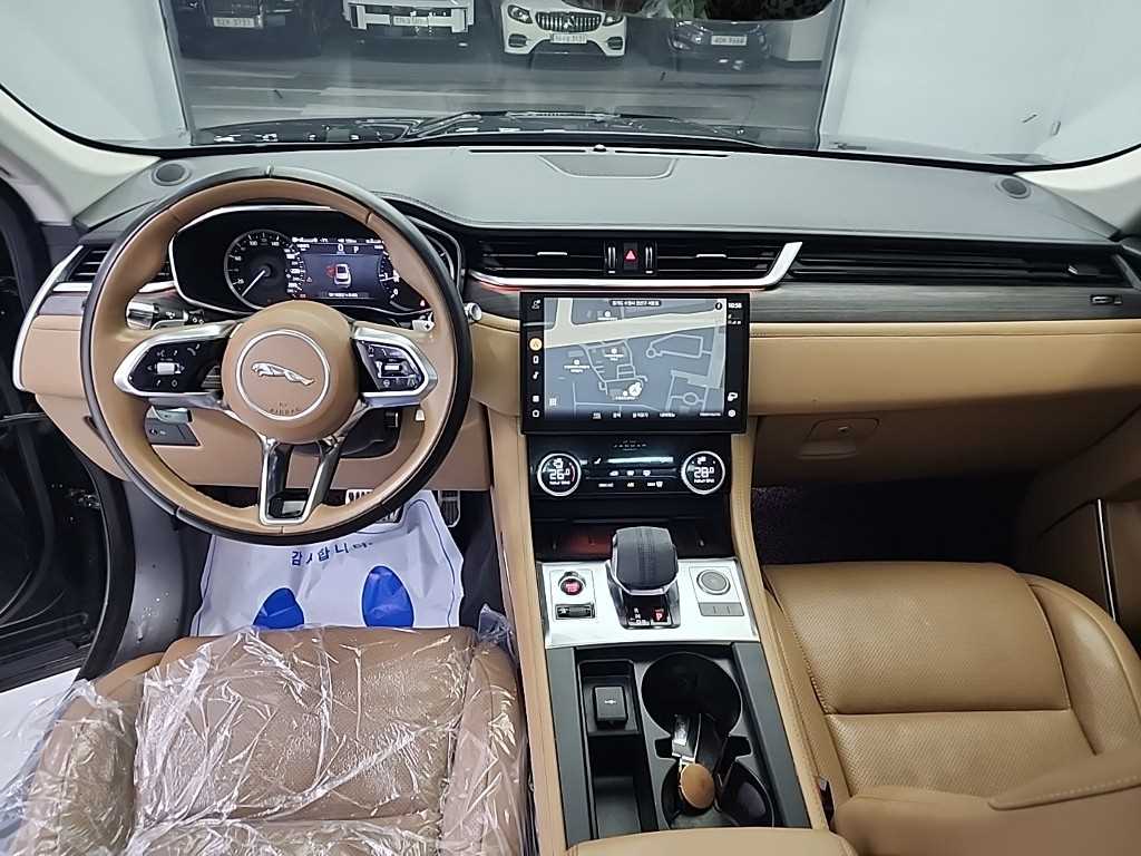 Jaguar F-PACE - Vista 7