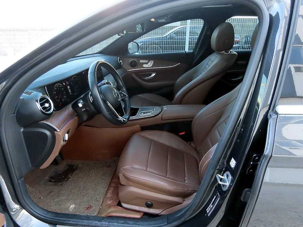 Mercedes Benz E class - Vista 5