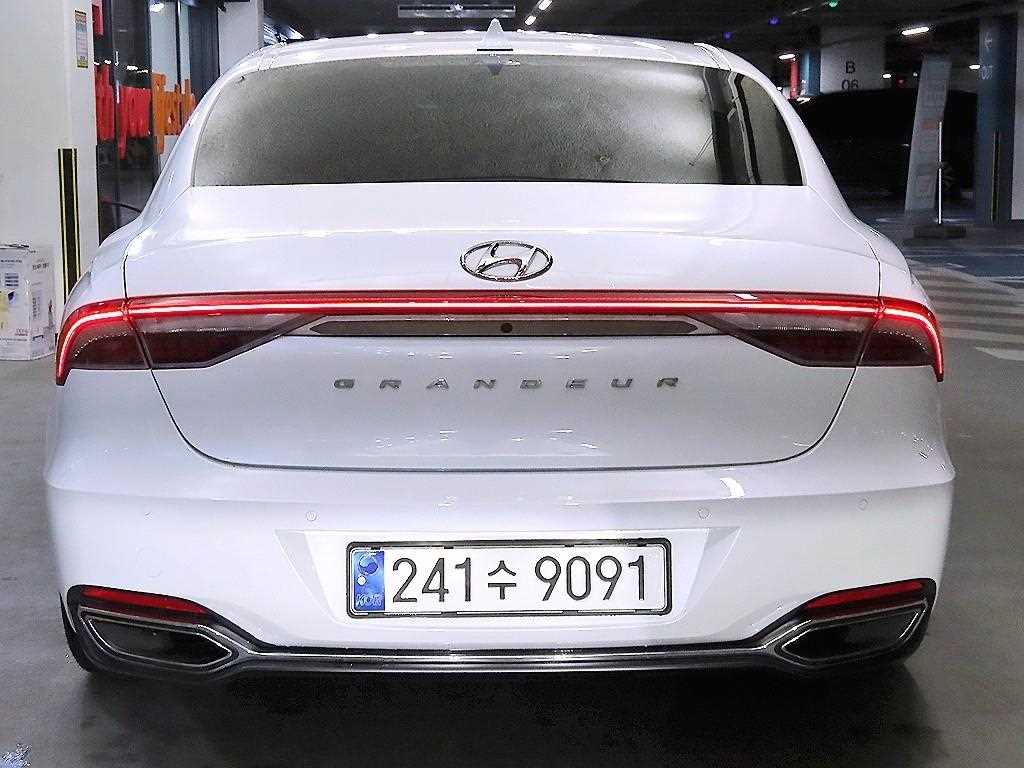 HYUNDAI Grandeur - Vista 5