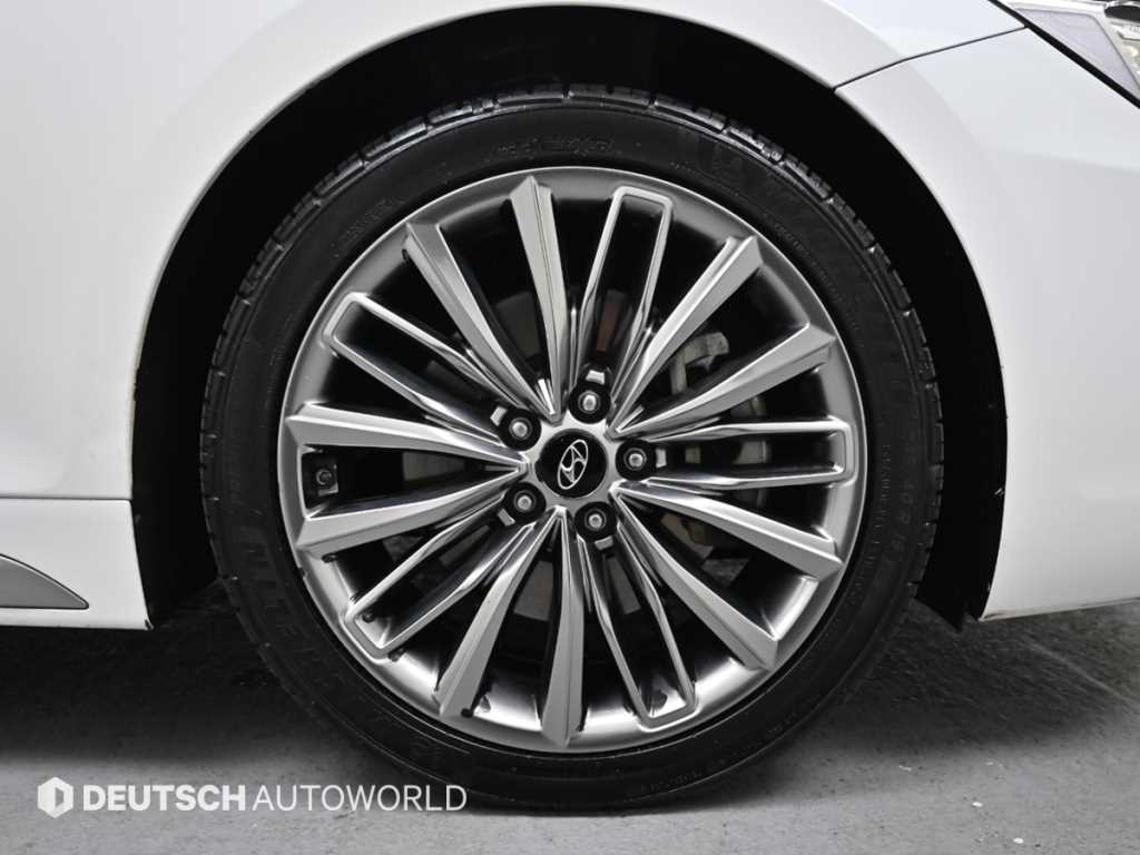 HYUNDAI Grandeur - Vista 5