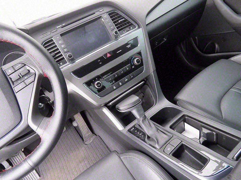 HYUNDAI Sonata - Vista 11