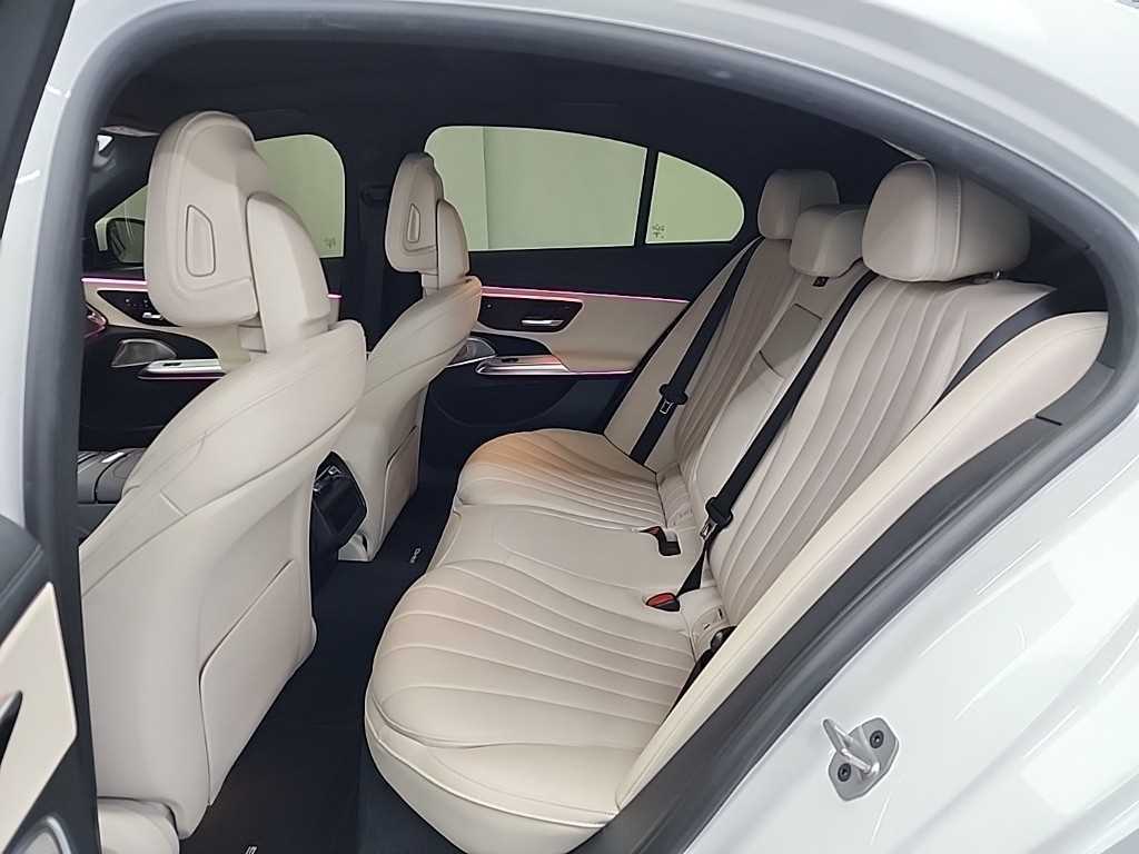 Mercedes Benz E class - Vista 12