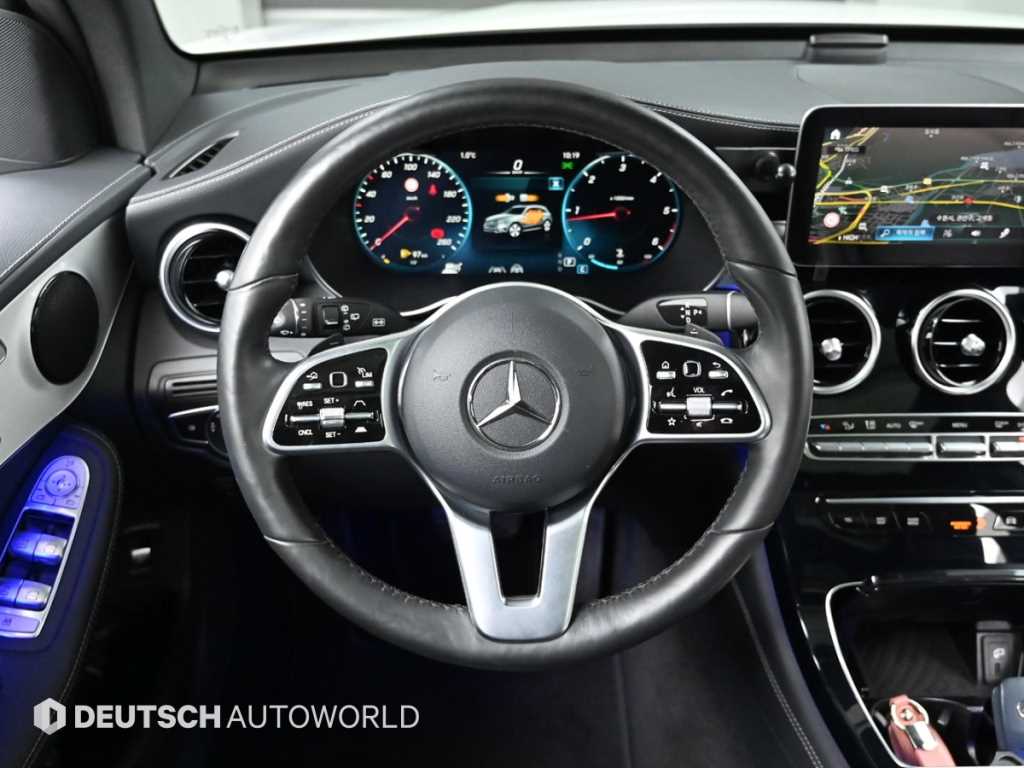 Mercedes Benz GLC Class - Vista 12