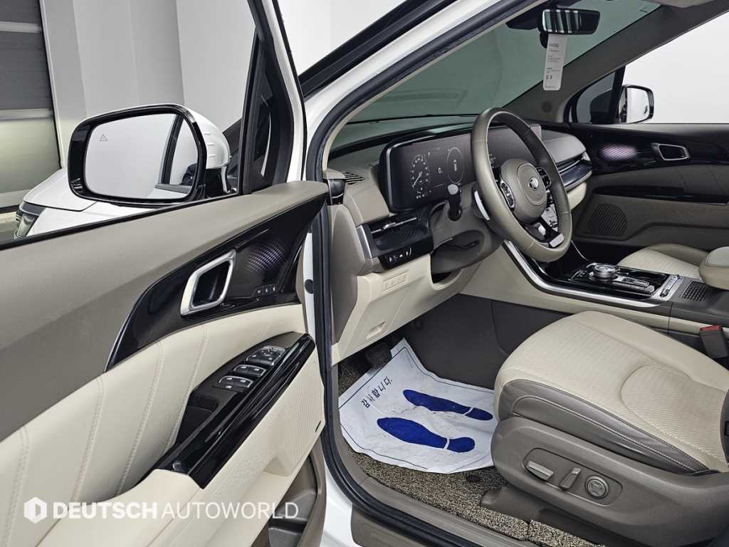 KIA Carnival - Vista 11