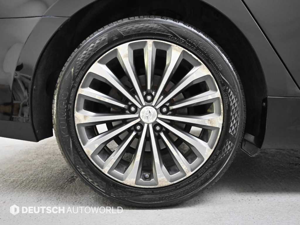 HYUNDAI Grandeur - Vista 5