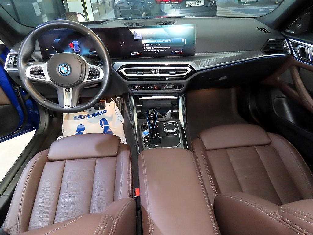 BMW i4 - Vista 10