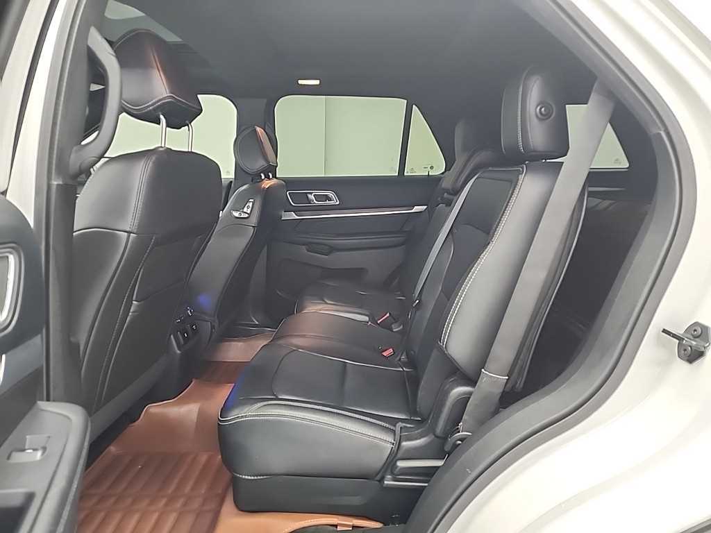 Ford Explorer - Vista 12