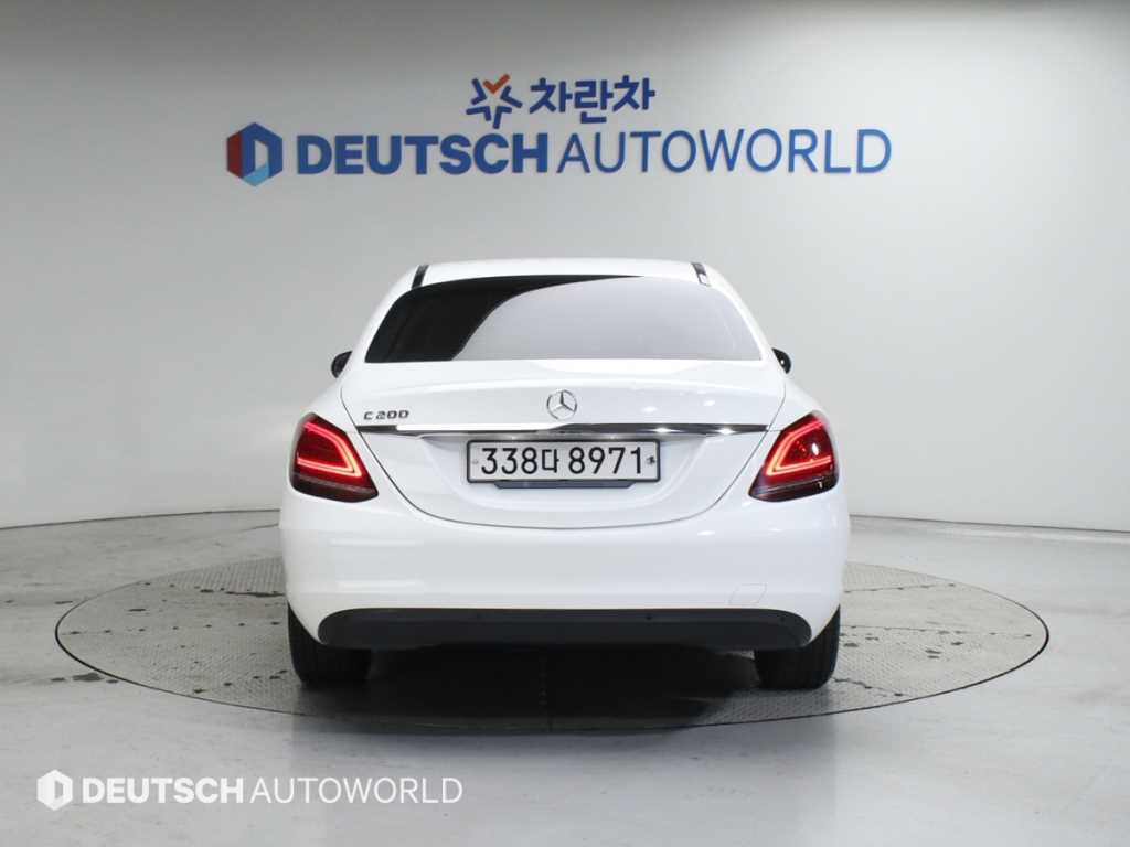 Mercedes Benz C Class - Vista 4