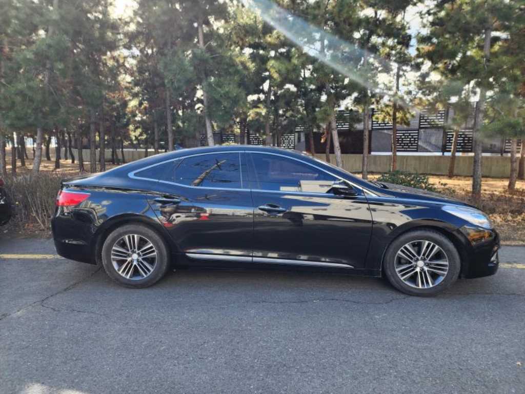 HYUNDAI Grandeur - Vista 3