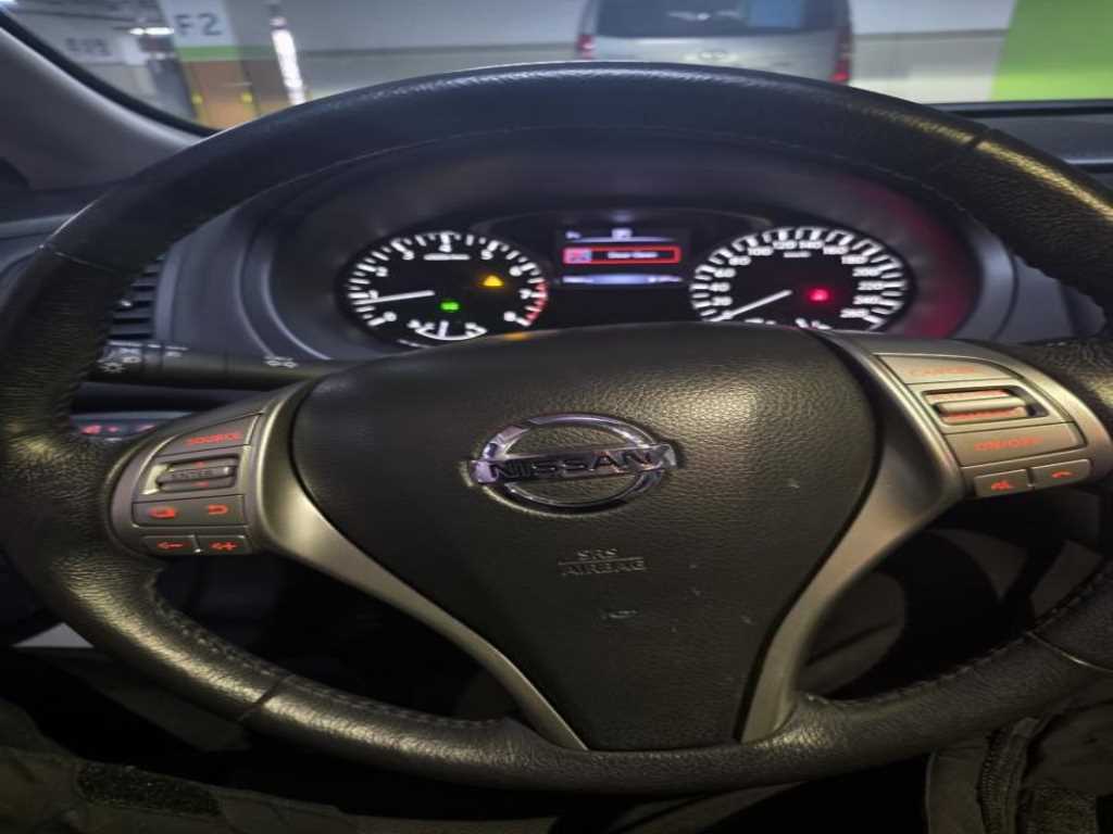 Nissan Altima - Vista 10