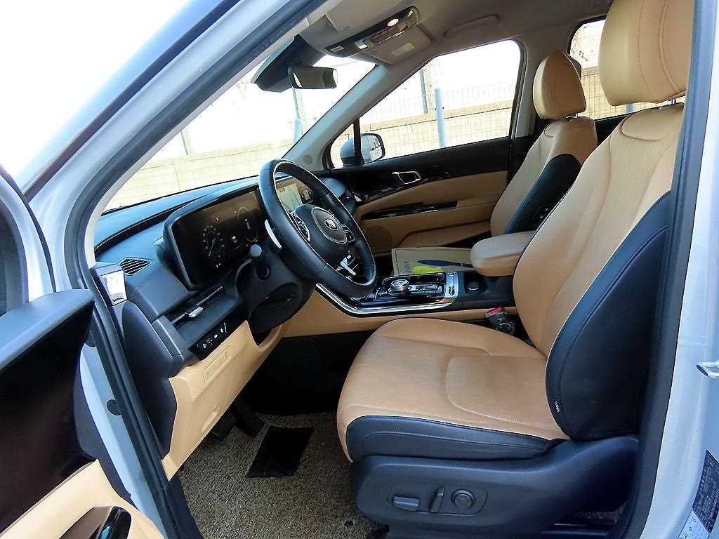 KIA Carnival - Vista 5