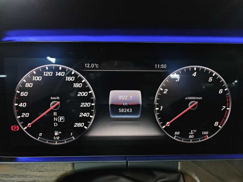 Mercedes Benz E class - Vista 9