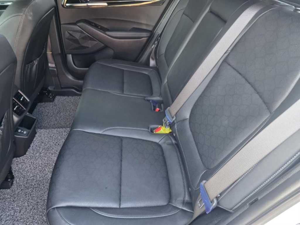 KIA Seltos - Vista 8