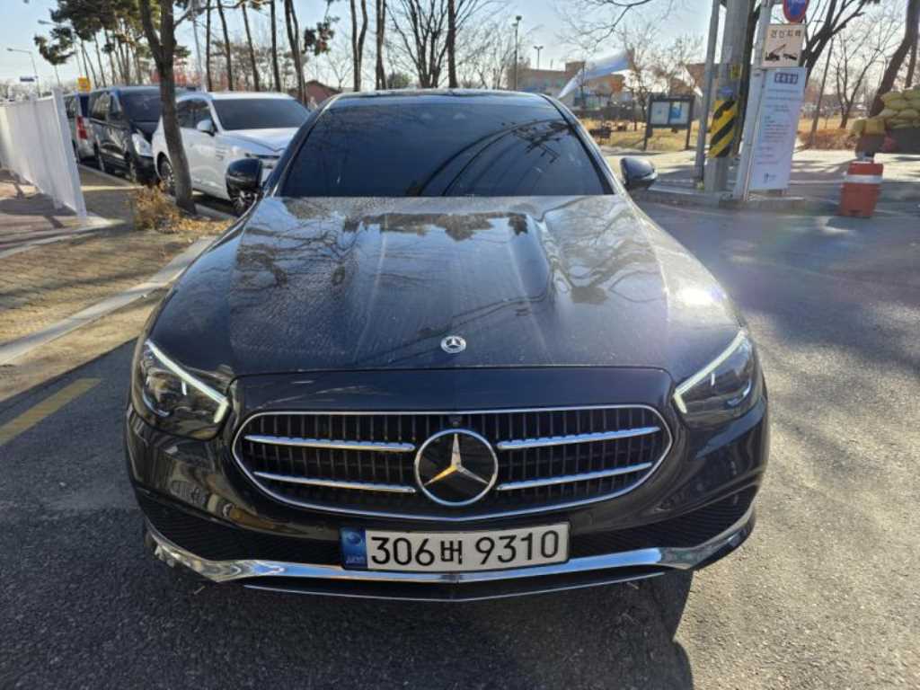 Mercedes Benz E class - Vista 2