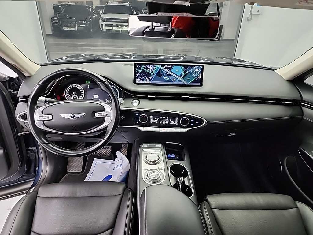 Genesis GV70 - Vista 7