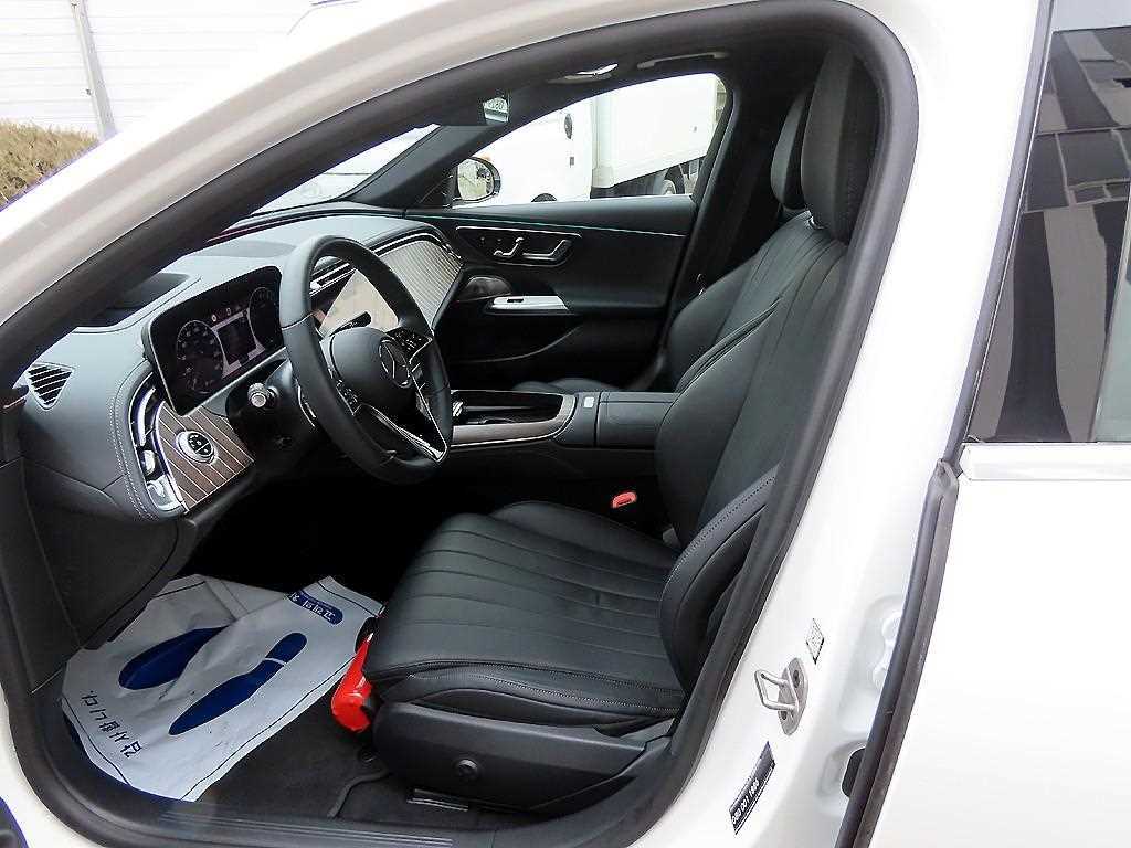 Mercedes Benz E class - Vista 5