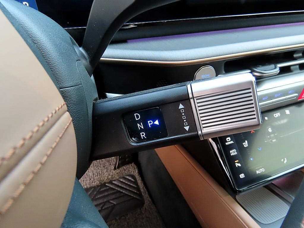 HYUNDAI Grandeur - Vista 11