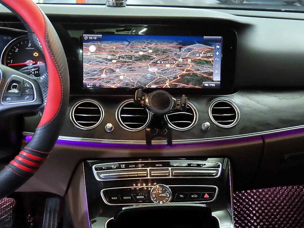 Mercedes Benz E class - Vista 11