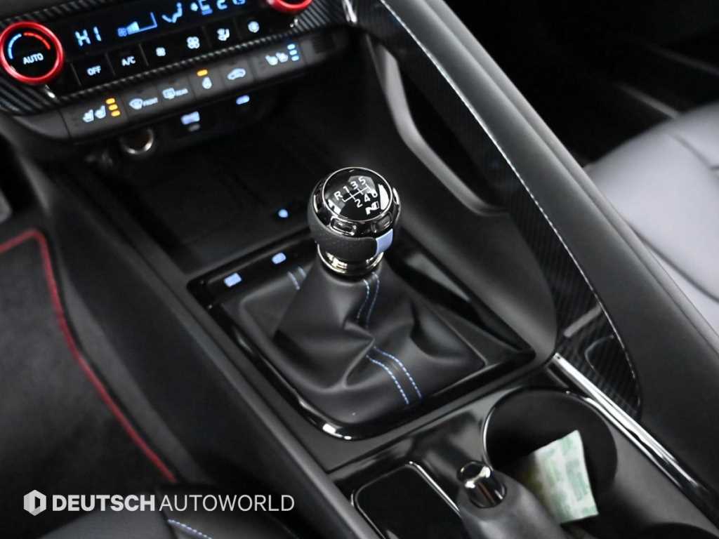 HYUNDAI Avante - Vista 9