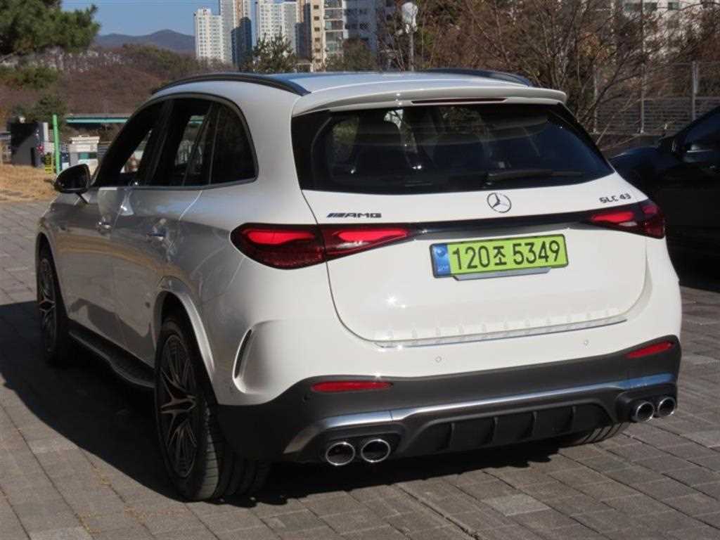 Mercedes Benz GLC Class - Vista 4