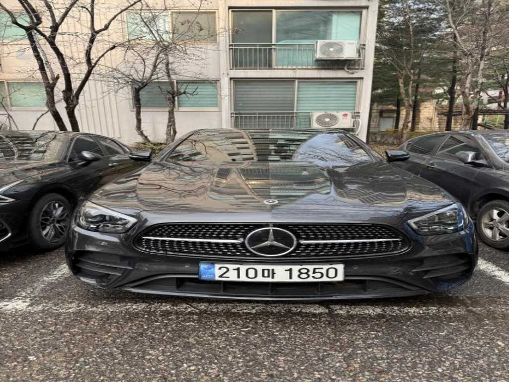 Mercedes Benz E class - Vista 3