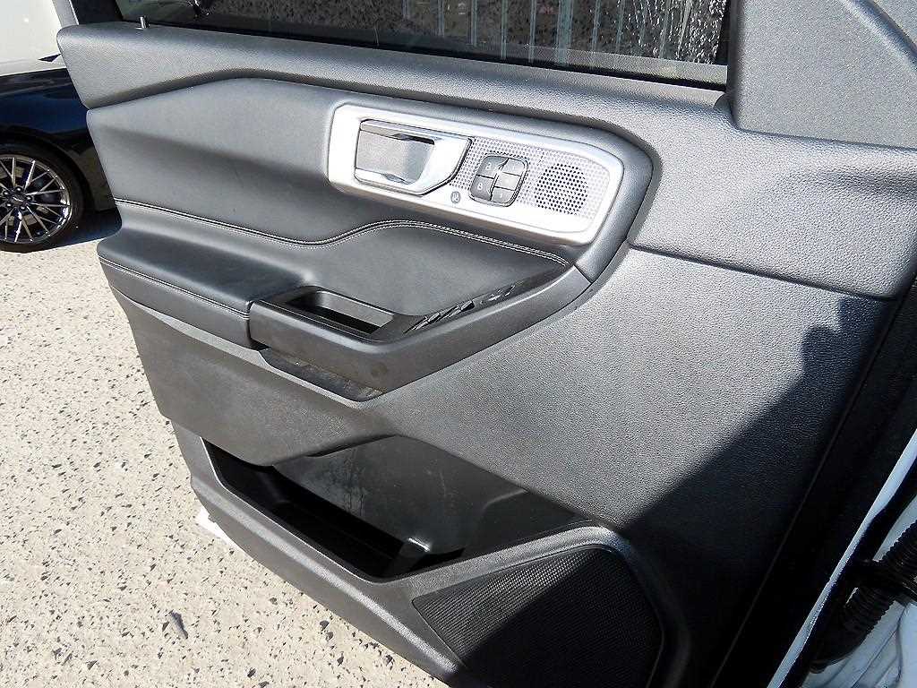 Ford Explorer - Vista 11