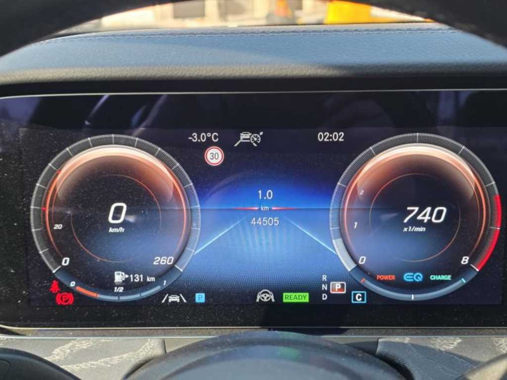 Mercedes Benz E class - Vista 7