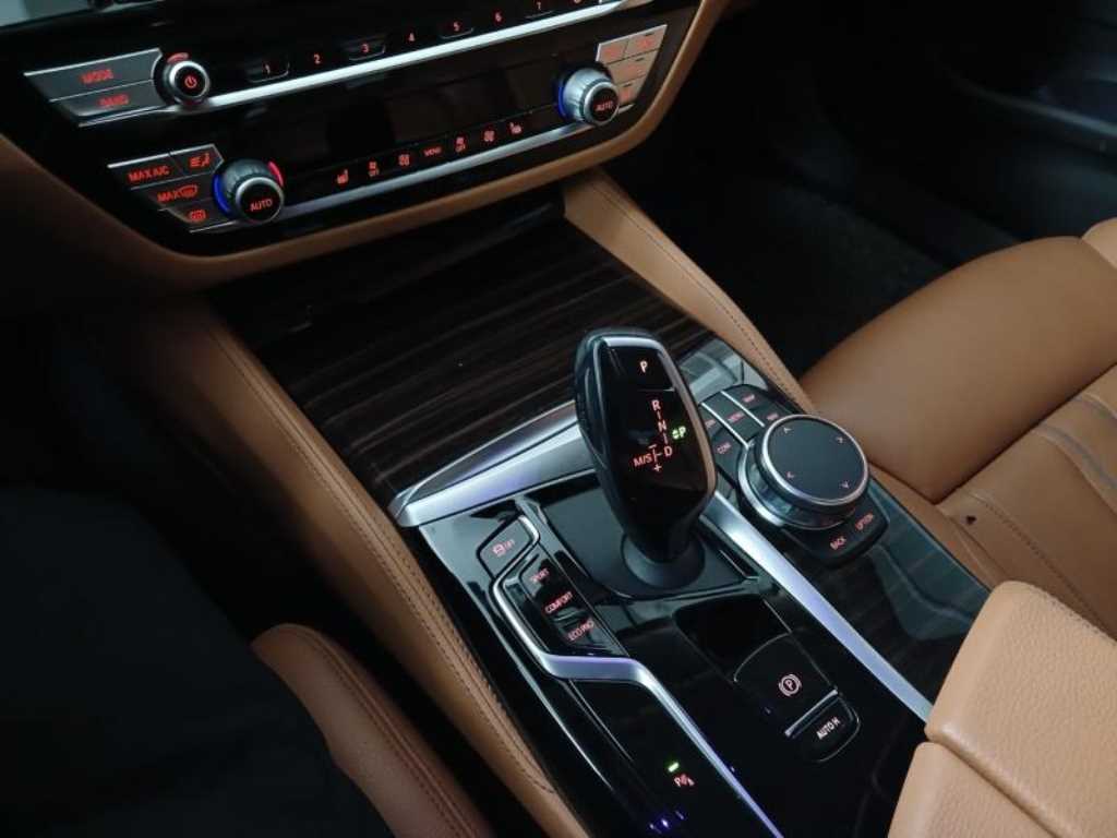 BMW 5 Series 2021 Negro - Importación desde Corea - HF Imports Iquique - Foto 15