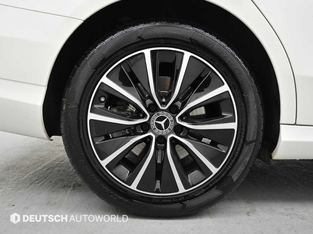 Mercedes Benz C Class - Vista 5