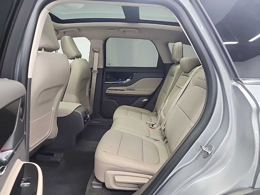 Lincoln Corsair - Vista 12