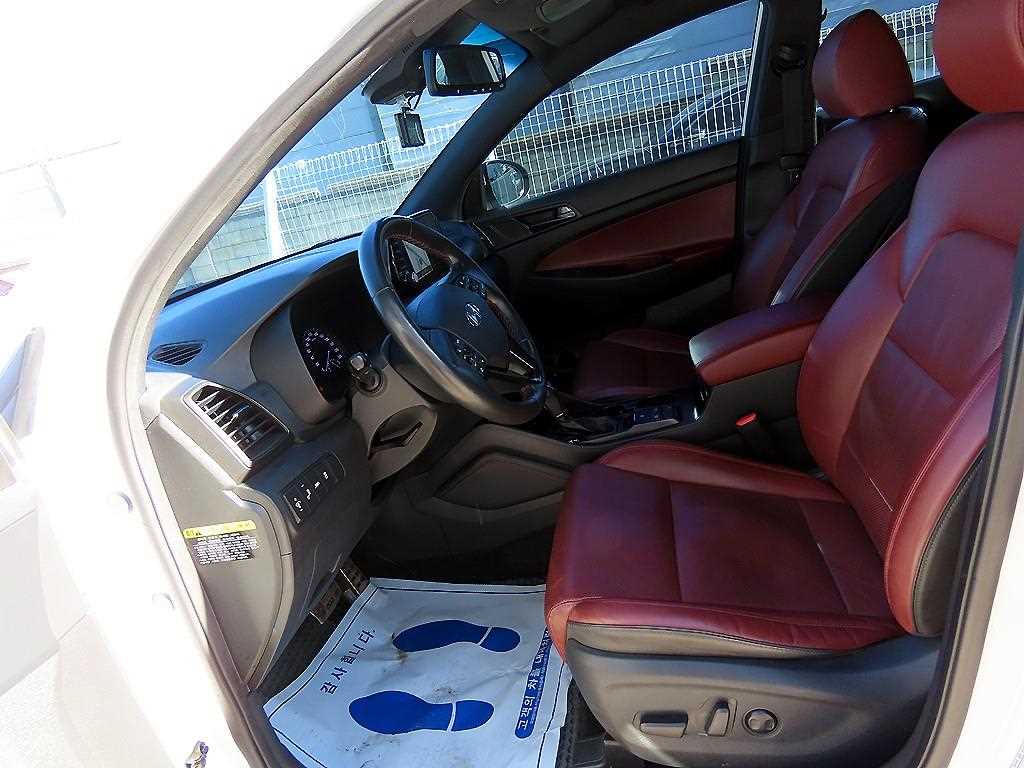 HYUNDAI Tucson - Vista 5