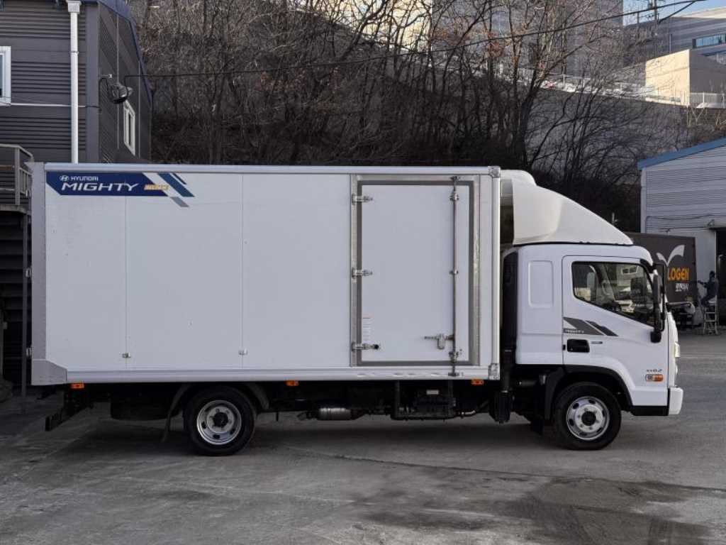 medium and large cargo truck - Vista 3