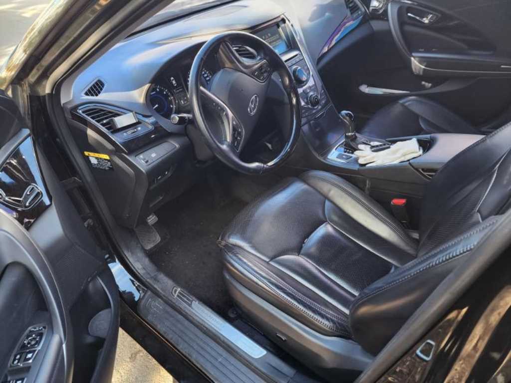 HYUNDAI Grandeur - Vista 7