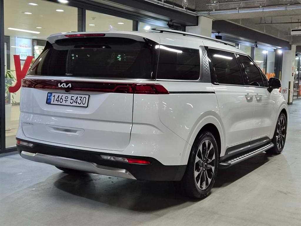KIA Carnival - Vista 4
