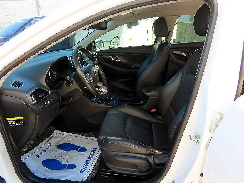 HYUNDAI i30 - Vista 5