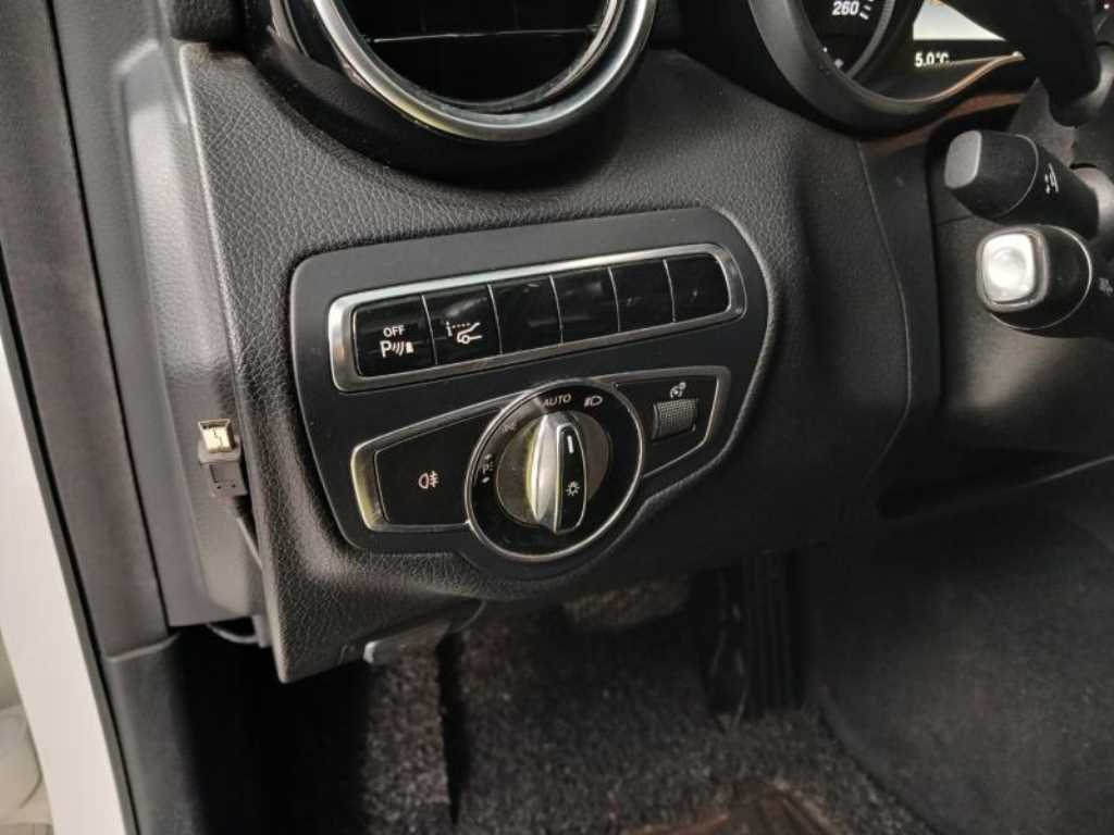 Mercedes Benz C Class - Vista 12