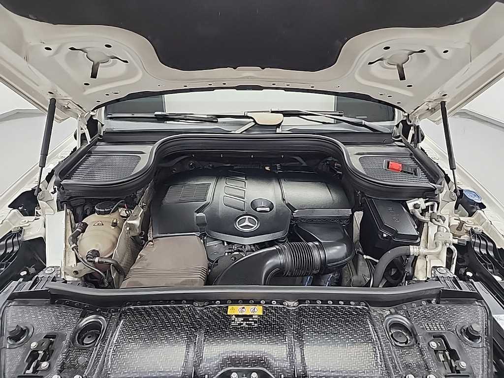 Mercedes Benz GLE Class - Vista 5