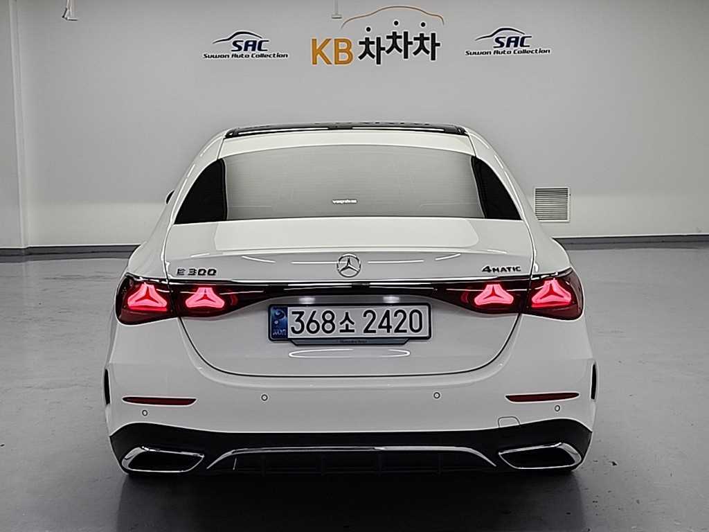 Mercedes Benz E class - Vista 4