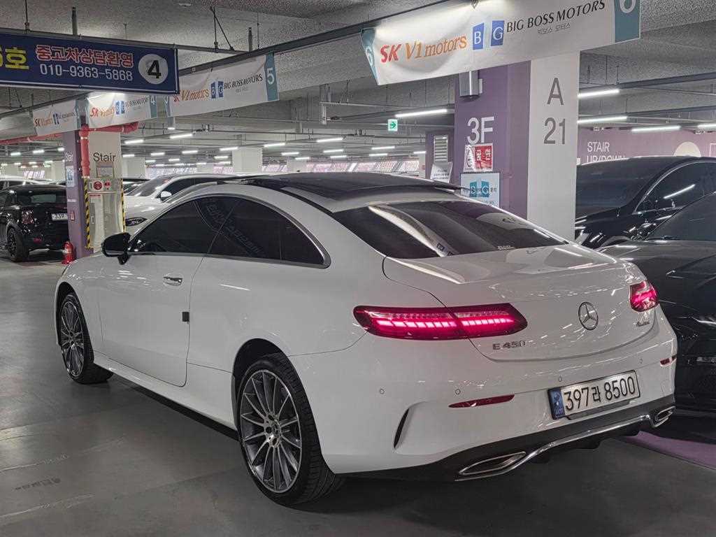 Mercedes Benz E class - Vista 5