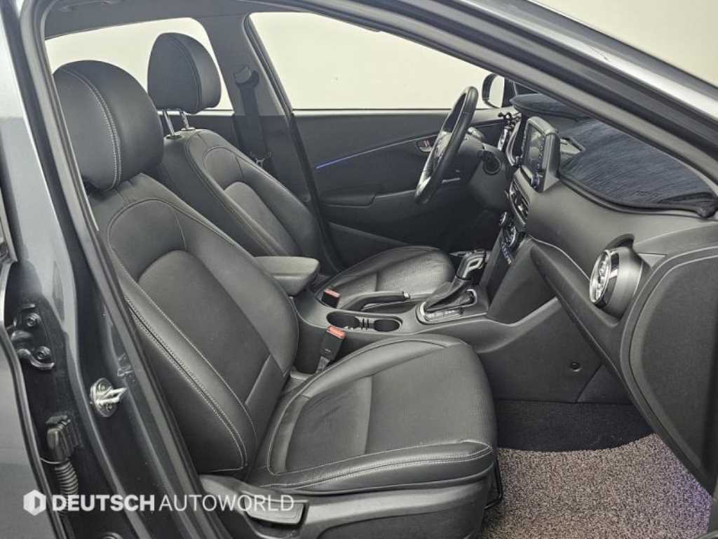 HYUNDAI Kona - Vista 11