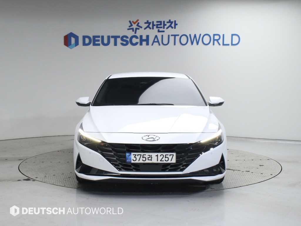 HYUNDAI Avante - Vista 3
