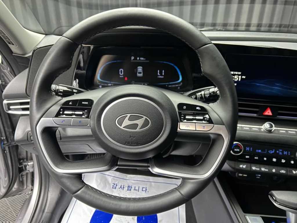 HYUNDAI Avante - Vista 8